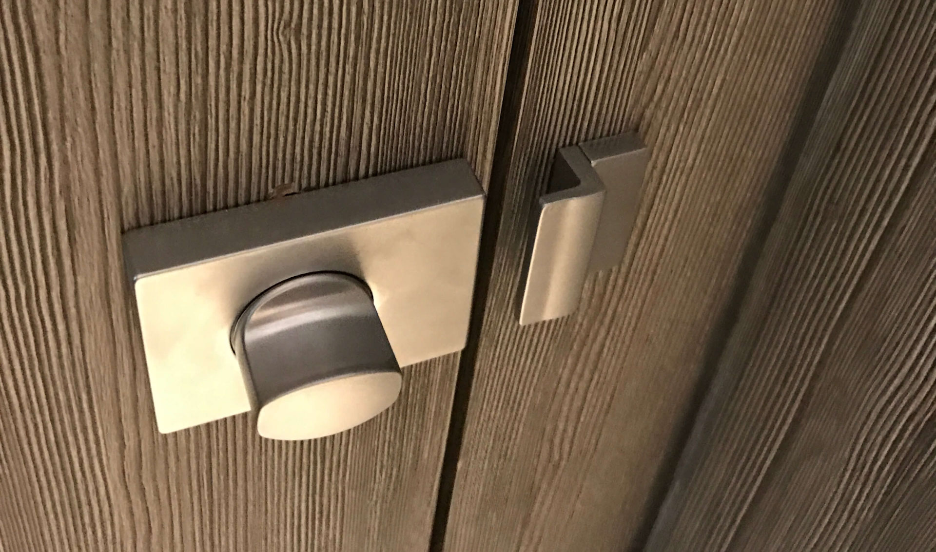 custom made partition mockup hardware
